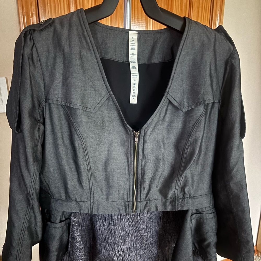 Lululemon Athletica light jacket, size 6